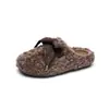 Pantuflas Peludas Baotou Zapatos Nuevos de Algodón Moda para Mujer Felpa Adicional 2026 Uso Exterior Otoño/Invierno Suela Gruesa Lazo Peludo