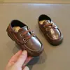 Sapatos infantis macios estilo retrô britânico, nova coleção outono 2026, sapatos macios estilo coreano novos primavera/outono para meninas