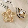Broche Estilo Tweed Rosa Negra de Alta Gama Camelia Roja Ramillete para Mujer Elegante Sencillo Ropa Traje Suéter Pin