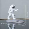Ornamento Minimalista de Luxo Leve Astronauta Kung Fu Suporte de Celular para Astronauta Gadget para Maratona de Séries Presente de Aniversário para Pessoa Preguiçosa