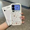 Funda de oso floral fresca adecuada para Apple 17 Pro Max, linda funda de teléfono color crema para 17/16, anti-caídas de dibujos animados para 15/14
