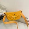 Bolsa portátil y sencilla para dumplings para salir, nueva bolsa versátil estilo ins 2025 para deportes, uso diario, hombro o bandolera para mujer