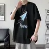 Camiseta de Manga Curta para Homem Verão 2025 Novo Estilo Camiseta de Manga Três Quartos Roupa Masculina Versátil Marca de Moda de Hong Kong Camiseta Masculina de Manga Meia