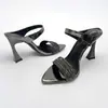 2026 Verano Nuevo Estilo Punta Fina Pedrería Tacones Altos Mujer Tacón de Herradura Punta Abierta Negro Sandalias Sexys de Una Correa Zapatos para Mujer