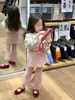 2025 Novo Outono Estilo Coreano Roupas Infantis Meninas Doce e Fofo Estampa de Desenho Moletom Calça Saia Falsa de Duas Peças