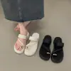 Sandalias Elegantes de Mujer Estilo Francés Nuevas para Verano 2025 con Hebilla Metálica, de Dedo Separado, Chanclas de Playa de Suela Gruesa, Zapatos Casuales para Exteriores para Mujer