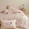 Bordado em Toalha Algodão de Fibra Longa Acetinado 100S Conjunto de Roupa de Cama de Quatro Peças 100% Algodão Capa de Edredom 100% Algodão Lençol Universal para Todas as Estações Estilo com Elástico