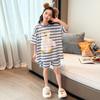 Pijama listrado de ganso branco grande para meninas 2025 Verão Novo Senso de Alto Padrão Solto Crianças Grandes Celebridade da Internet Desenho Animado Pijama
