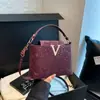 Bolso Bandolera para Mujer 2025 Otoño Nueva Moda Patrón de Piel de Serpiente Bolso Cubo Elegante de Alto Valor para Oficina y Trayecto Bandolera