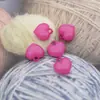 Color gelatina acrílica agujero para colgar pequeño corazón de melocotón colgante de amor cuentas sueltas joyería DIY collar cadena de teléfono móvil material de cuentas