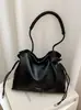 Nova bolsa de saco de cordão de alta qualidade 2026 para mulheres, couro macio, grande capacidade, bolsa de ombro/transversal, estilo retrô, versátil para o dia a dia