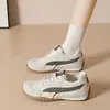 Zapatillas versátiles, estilo urbano, zapatillas blancas para mujer, nueva colección de otoño, estilo coreano, modernas para estudiantes, casuales y deportivas, diseño de bloques de color, ligeras