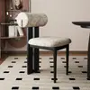 Cadeira de jantar em madeira maciça nórdica para uso doméstico, cadeira de restaurante estilo moderno simples de meados do século com encosto, cadeira designer hipopótamo com estofamento em tecido