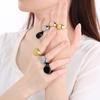 Anillo de moda retro liso bañado en oro de 18 quilates con logotipo grabado a láser, acero de titanio, anillo cuadrado de personalidad para hombre y mujer