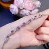 El Pulsera de Alejandrita Tiene un Fuerte Efecto de Cambio de Color Rojo-Verde, Apareciendo Verde a Verde Azulado a la Luz del Sol