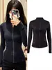 Chamarra Deportiva Ajustada Nomad Gray para Mujer, Top Fitness Adelgazante con Protección Solar, Ropa de Ciclismo de Secado Rápido Nueva 2026