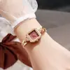 2026 Nuevo Modelo Cuadrado Compacto Artístico Retro Exquisito Ligero de Lujo Nicho Estilo Ins Elegante Pulsera Reloj de Pulsera de Cuarzo