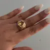 Anel Geométrico Europeu e Americano Transfronteiriço de Luxo Leve de Ponta com Cravação de Diamantes e Pedras Preciosas, Conjunto de Anéis de Metal Líquido Estilo Ins Personalizado