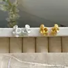 Celebridad de Internet Único Asimétrico Plisado Encaje Simple Elegante Mate Commuter Encaje Retorcido Pendientes Pequeños para Mujer A958