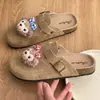 Pantuflas cerradas versátiles nuevas y lindas de dibujos animados para mujer, pequeñas hadas, para usar en exteriores, sandalias de tacto suave, al por mayor