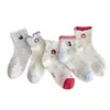 Nuevos Calcetines Cortos Rojos de Algodón Bordados de Dibujos Animados Estilo Coreano Ins para Primavera y Verano Versátiles Casuales Borde Fruncido Calcetines para Niñas