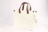 Bolsas Cruzadas Cuadradas Pequeñas al por Mayor del Fabricante con Impresión de Logo, Bolsas Tote Promocionales para Actividades Culturales y Creativas, Bolsas de Lona Regalo para Temporada de Graduación