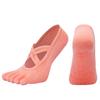 [Venta al por mayor de fábrica] Calcetines de yoga de cinco dedos con doble tira cruzada, calcetines de moda sin espalda para danza, calcetines deportivos para fitness en interiores
