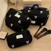Bolsa de Maquiagem de Bolinhas de Morango para Mulheres, Aparência Sofisticada, Bolsa Portátil para Armazenamento de Maquiagem para Viagem, Organizador de Produtos de Skincare, Necessaire