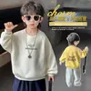 Moletom infantil 2026 novo para primavera e outono, pulôver casual estiloso, blusa de manga comprida estilo coreano para meninos pequenos