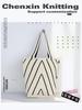 Bolsa de Tricô Nova Personalizada Listras Simples Preto e Branco Bolsa Tecida Bolsa Tote da Moda Bolsa para Lancheira Bolsa Balde de Grande Capacidade
