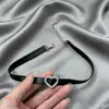 Estilo chica picante deseo puro gargantilla negra de cuero con diamantes completos doble C corazón collar para mujeres accesorios de cadena para el cuello con sentido de alta gama