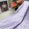 Nuevo satén jacquard elástico de alta densidad similar a la seda, nuevo tejido para pijamas de vestido cheongsam de estilo chino.