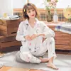 Pijama de espinha de peixe de alta qualidade para mulheres, conjunto de mangas compridas para primavera e outono, pode ser usado fora de casa, elegante para ficar em casa, design de borda contrastante