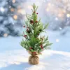 Enfeites de árvore de Natal simulados de vários tamanhos com base de juta, apresentando frutas vermelhas e pinhas, para decoração de mesa, janela e cena de Natal.