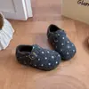 Sandalias Birkenstock versátiles de estilo coreano para otoño con lunares, zapatos planos de cuero genuino inspirados en el bosque retro, ligeros y casuales para hombres, mujeres y niños