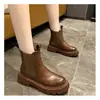 Botas Martin femininas estilosas em estilo britânico, nova coleção outono/inverno 2026, forradas com fleece, solado grosso, botas Chelsea de cano curto justas
