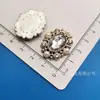Coroa de Strass e Pérola Estilo Chanel Coração Flor de Cinco Pétalas Acessórios de Plástico DIY Presilha de Cabelo Capa de Celular Fivela de Sapato Adesivo
