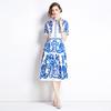 Vestido Estampado de Porcelana Azul e Branca de Verão Manga Curta Abotoamento Simples Moda Europeia e Americana Versátil Cintura Afunilada Posicionamento