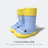 Botas de lluvia de tiburón de venta caliente transfronterizas para niños, venta al por mayor de comercio exterior, zapatos de agua ligeros antideslizantes para niños y niñas en la temporada de lluvias, adecuados para estudiantes de jardín de infantes