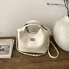 Bolsa de Ombro Versátil Nova Moda Transfronteiriça com Toque de Luxo, Bolsa Saco Retrô para o Dia a Dia, Bolsa de Mão Acolchoada Simples Casual