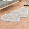 Nueva alfombra de lana sintética para habitación de princesa de niños, alfombrilla de noche, tapete con forma de corazón para uso doméstico en sala de estar, dormitorio y vestidor