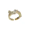 Anillo abierto de lujo ligero, moda, personalidad, nudo exagerado de circón, anillo para dedo índice de mujer, exquisito, versátil, sensación de alta gama, súper brillante, venta al por mayor