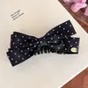 Presilha Banana Vintage de Bolinhas com Laço para Mulheres, Elegante e Estilosa, para Rabos de Cavalo Altos e Baixos, Presilha de Trás da Cabeça, Presilha Vertical