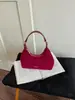 Bolsa pequena da moda e estilosa para mulheres, nova versão coreana design ins bolsa meia-lua, bolsa de ombro e transversal tendência