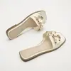 Nuevas Sandalias Planas de Verano 2025 para Mujer, Sandalias Slip-On Decoradas con Metal, Zapatos de Moda Planos para Mujer