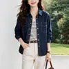Camisa de Mezclilla Azul Oscuro Vintage para Mujer, Manga Larga, Nuevo Estilo Otoño 2026, Cuello Campana, Corte Holgado, Camisa Chaqueta Fina Versátil para Superponer