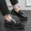 Sapatos de Couro com Franjas para Homens, Mocassins Slip-On Casuais de Verão para Negócios, Sapatos Slip-On Estilo Britânico para Jovens