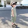 Conjunto de Colete para Meninos Roupa de Verão 2026 Novo Estilo Crianças Verão Sem Mangas Fino Estiloso Fashionável Roupas de Verão para Meninos