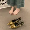 Nuevas Mules de Metal con Flor y Punta Aguda, Tacón de Aguja Medio, para Mujer, Zapatos de Salón Elegantes Versátiles de Boca Baja, Colección Primavera/Verano 2026