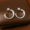 Pendientes Redondos Geométricos Plateados en Forma de C, Estilo Minimalista, Únicos y Elegantes, Pendientes Sencillos con un Toque de Lujo Ligero y Sensación de Alta Gama, Al por Mayor